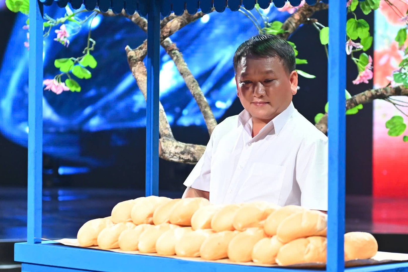 Thầy giáo Vũ Văn Tùng, trường Tiểu học và THCS Đinh Núp, huyện Ia Pa (Gia Lai).