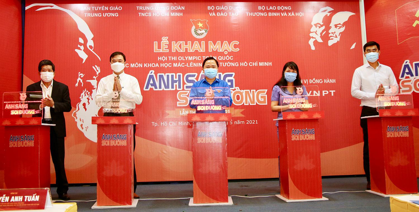 Nghi lễ khởi động Hội thi Olymipic toàn quốc các môn Khoa học Mác - Lênin và Tư tưởng Hồ Chí Minh “Ánh sáng soi đường” lần thứ IV năm 2021. Nghi lễ khởi động Hội thi Olymipic toàn quốc các môn Khoa học Mác - Lênin và Tư tưởng Hồ Chí Minh “Ánh sáng soi đường” lần thứ IV năm 2021.