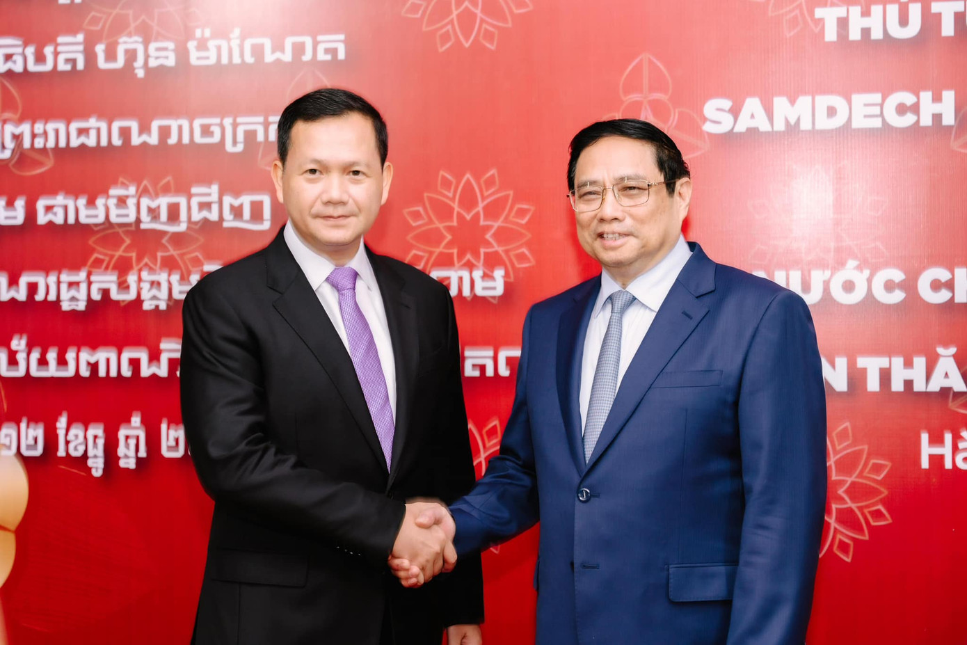 Thủ tướng Chính phủ Phạm Minh Chính và Thủ tướng Campuchia Samdech Hun Manet tại buổi gặp gỡ giảng viên và sinh viên trường ĐH Ngoại thương. Thủ tướng Chính phủ Phạm Minh Chính và Thủ tướng Campuchia Samdech Hun Manet tại buổi gặp gỡ giảng viên và sinh viên trường ĐH Ngoại thương.