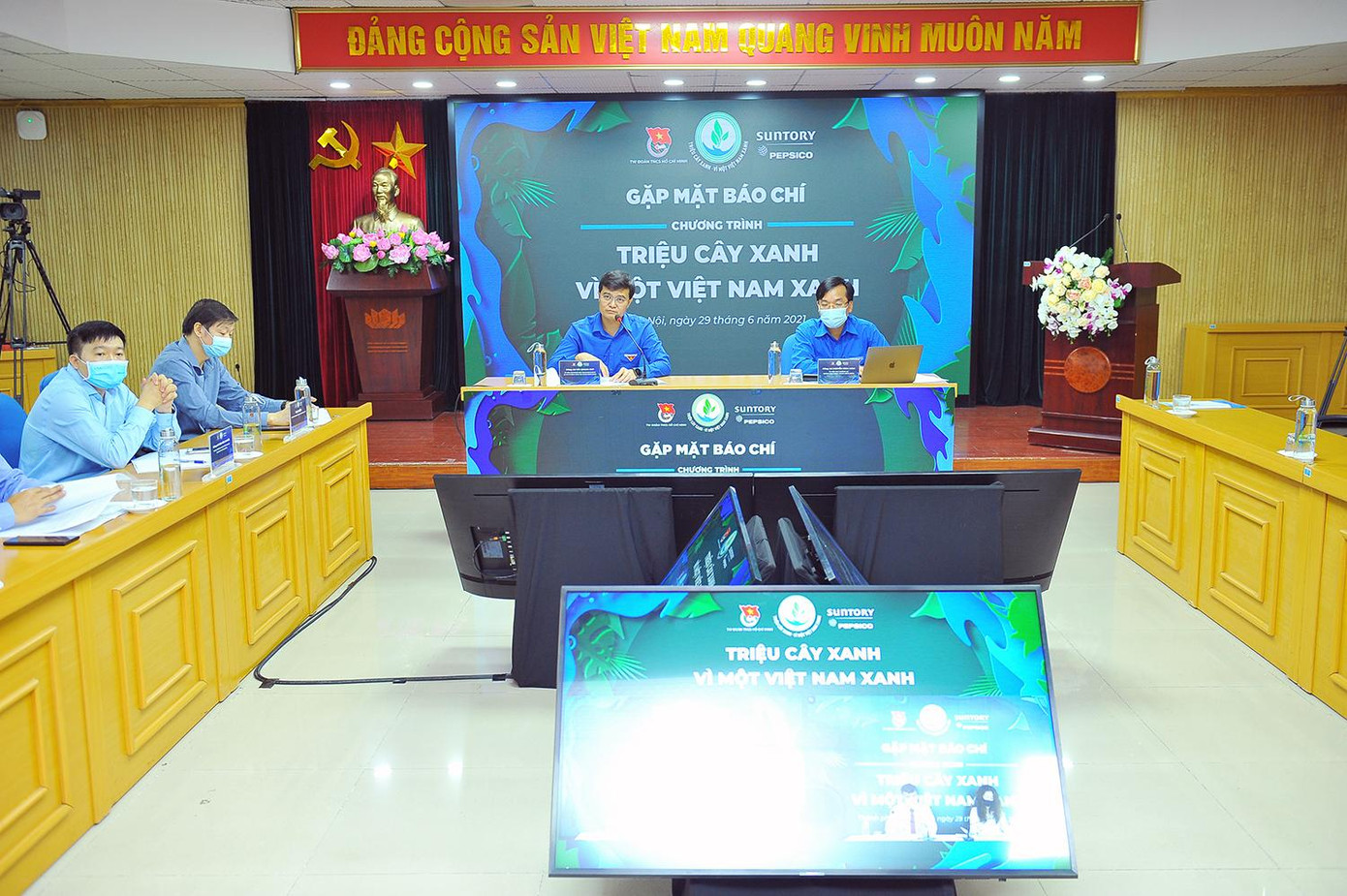 Chương trình "Triệu cây xanh - Vì một Việt Nam xanh" phát động được tổ chức trực tuyến.