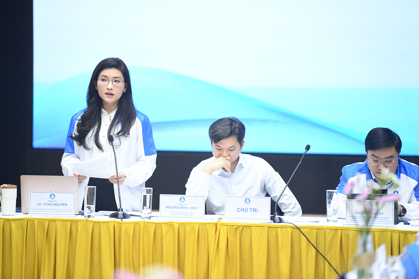 Chị Hồ Hồng Nguyên - Trưởng Ban Thanh niên trường học, T.Ư Đoàn, Phó Chủ tịch thường trực T.Ư Hội Sinh viên Việt Nam phát biểu kết luận Hội nghị.