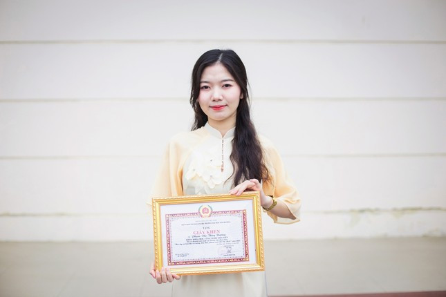 Phạm Thị Thùy Dương (trường ĐH Bách khoa, ĐH Đà Nẵng). Phạm Thị Thùy Dương (trường ĐH Bách khoa, ĐH Đà Nẵng).