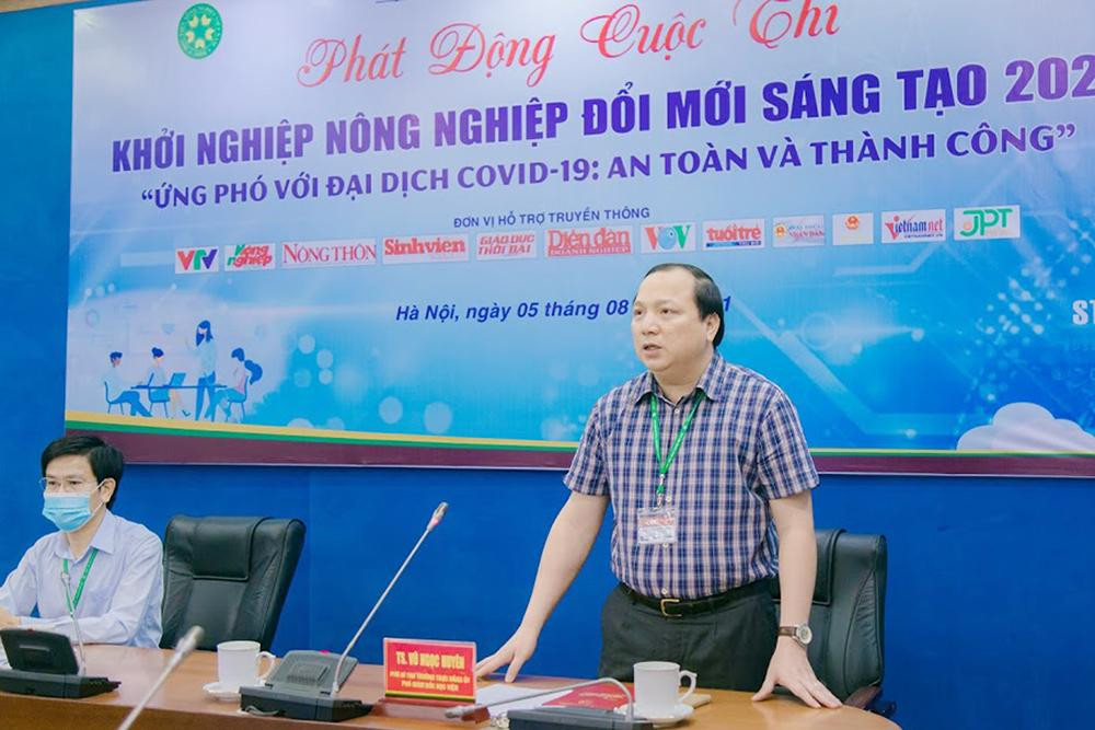 TS Vũ Ngọc Huyên – Phó Giám đốc Học viện Nông nghiệp Việt Nam phát biểu tại Lễ khởi động cuộc thi.