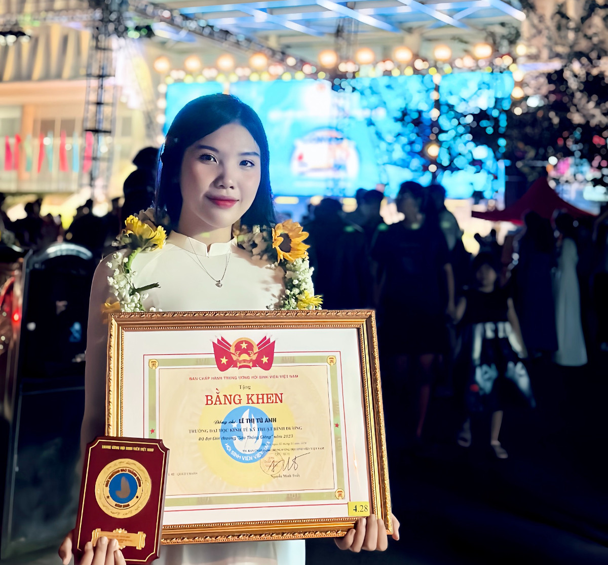 Tú Anh nhận danh hiệu 'Sao Tháng Giêng' năm 2023'. Tú Anh nhận danh hiệu 'Sao Tháng Giêng' năm 2023'.