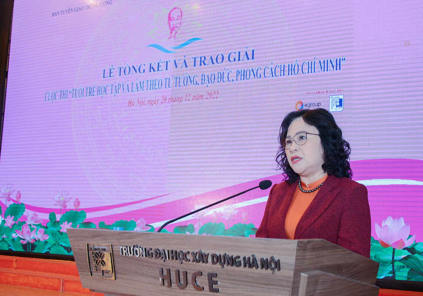 Thứ trưởng Bộ GD - ĐT Ngô Thị Minh phát biểu tại lễ trao giải cuộc thi. Thứ trưởng Bộ GD - ĐT Ngô Thị Minh phát biểu tại lễ trao giải cuộc thi.