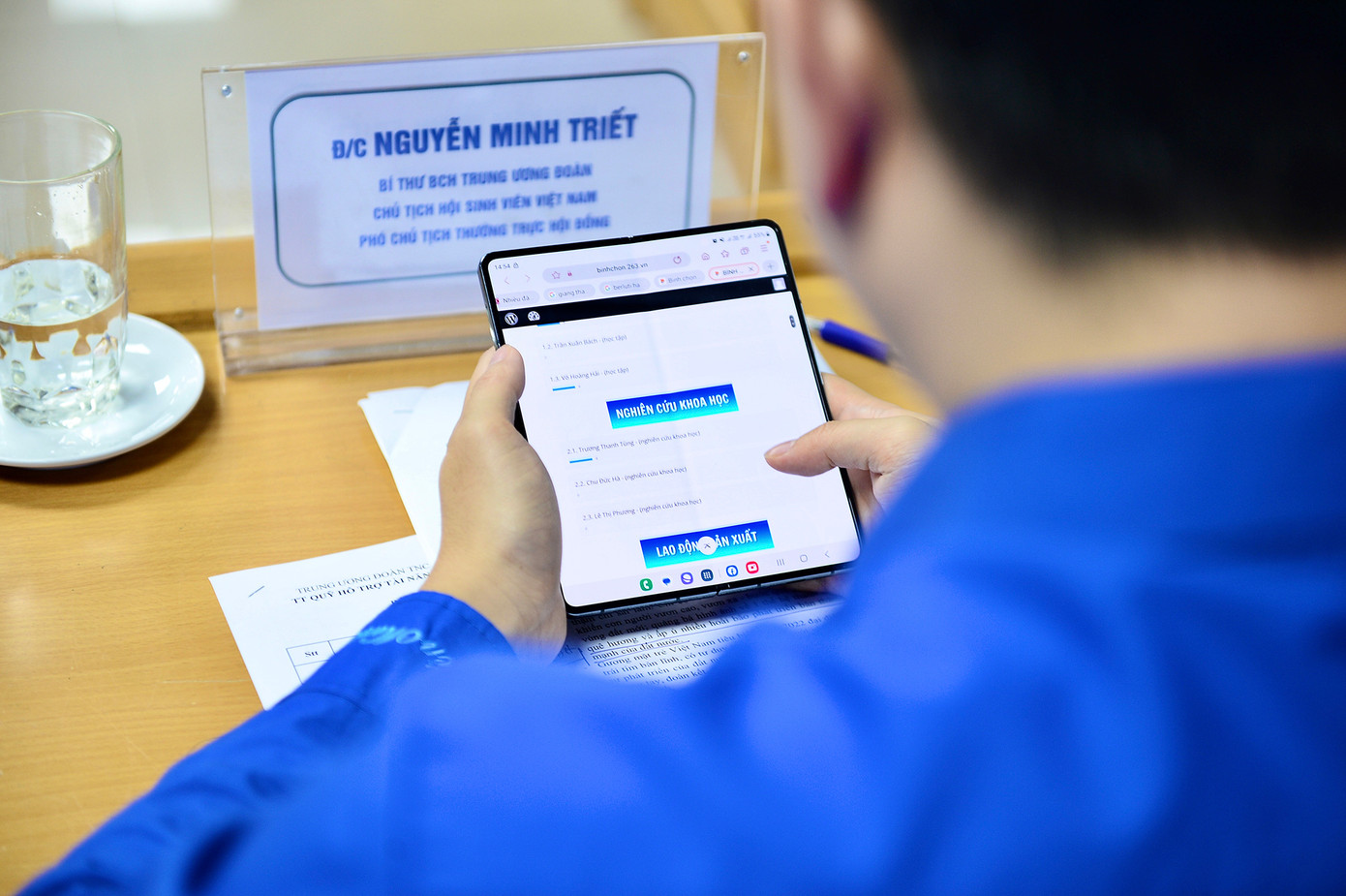 Hội đồng bình chọn tổ chức bỏ phiếu qua phần mềm.