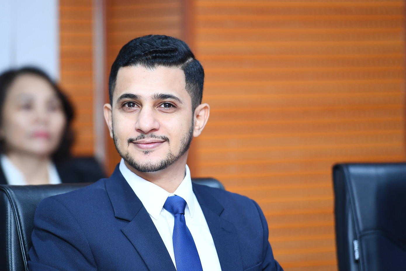 TS Hamza Mutaher - Chuyên gia đến từ trường ĐH Anh Quốc Việt Nam: "Ở BUV, có nhiều khoá học về không gian mạng, dạy cho sinh viên không gian mạng vận hành như thế nào để sinh viên tự bảo vệ bản thân khỏi các nguy cơ tiềm ẩn". TS Hamza Mutaher - Chuyên gia đến từ trường ĐH Anh Quốc Việt Nam: "Ở BUV, có nhiều khoá học về không gian mạng, dạy cho sinh viên không gian mạng vận hành như thế nào để sinh viên tự bảo vệ bản thân khỏi các nguy cơ tiềm ẩn".