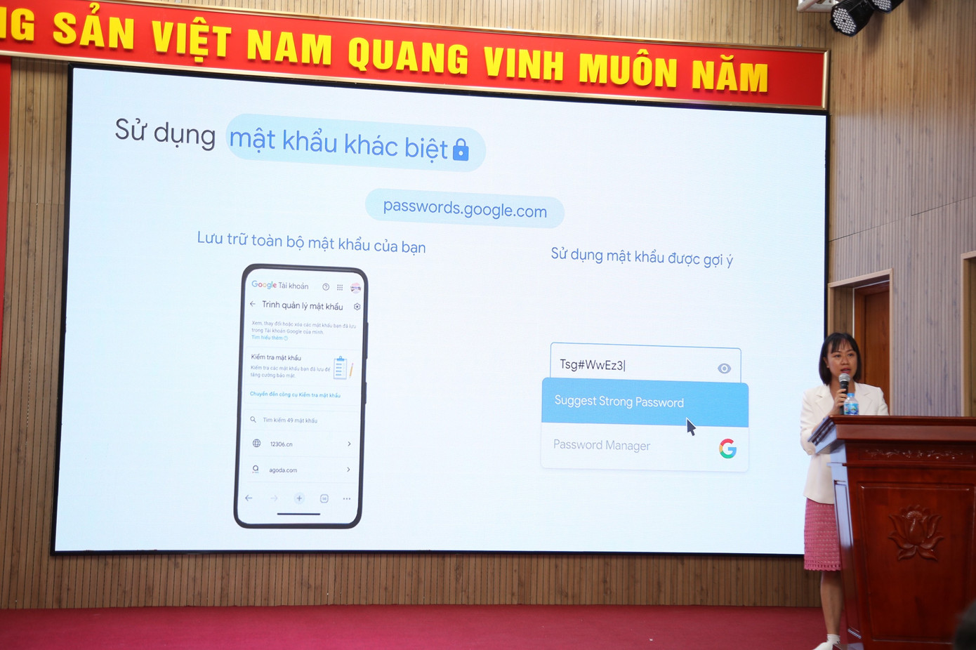 Các diễn giả thông tin tại chương trình.