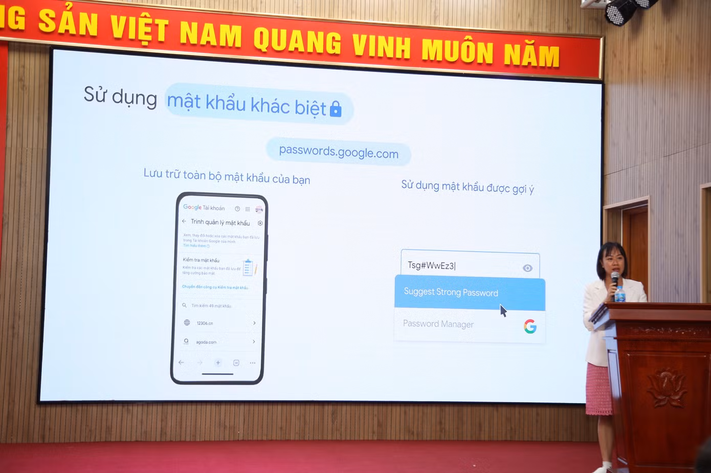 Các diễn giả thông tin tại chương trình.