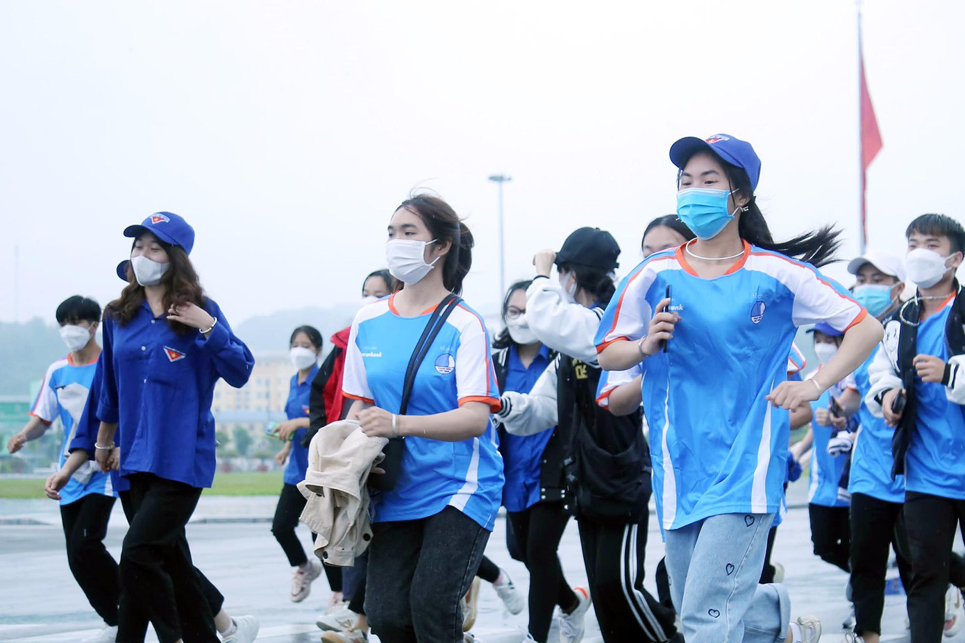 Đông đảo đoàn viên, thanh niên tham dự chương trình "Những bước chân vì cộng đồng".