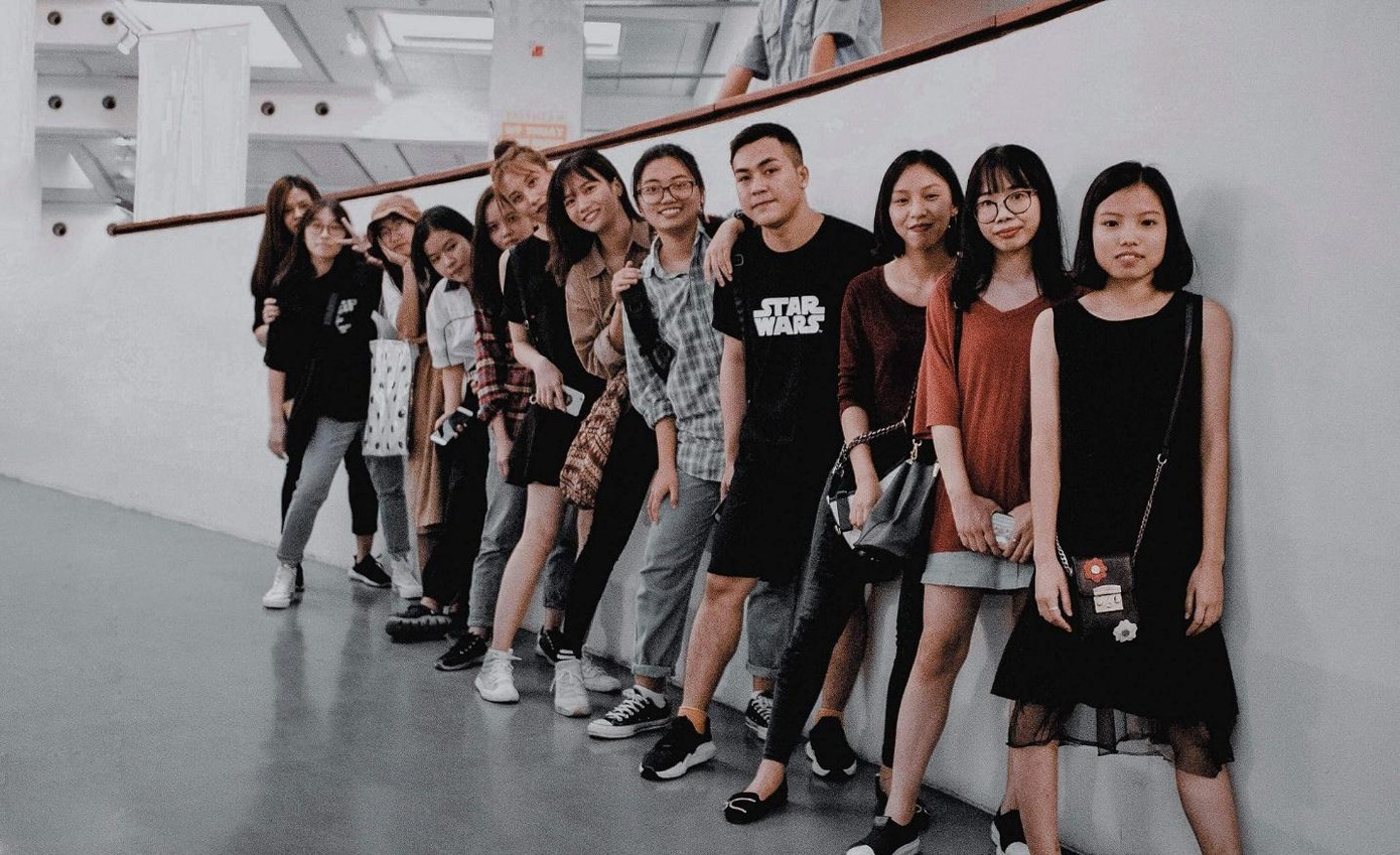 Cùng bạn bè tham gia triển lãm mỹ thuật ứng dụng hữu ích. Cùng bạn bè tham gia triển lãm mỹ thuật ứng dụng hữu ích.