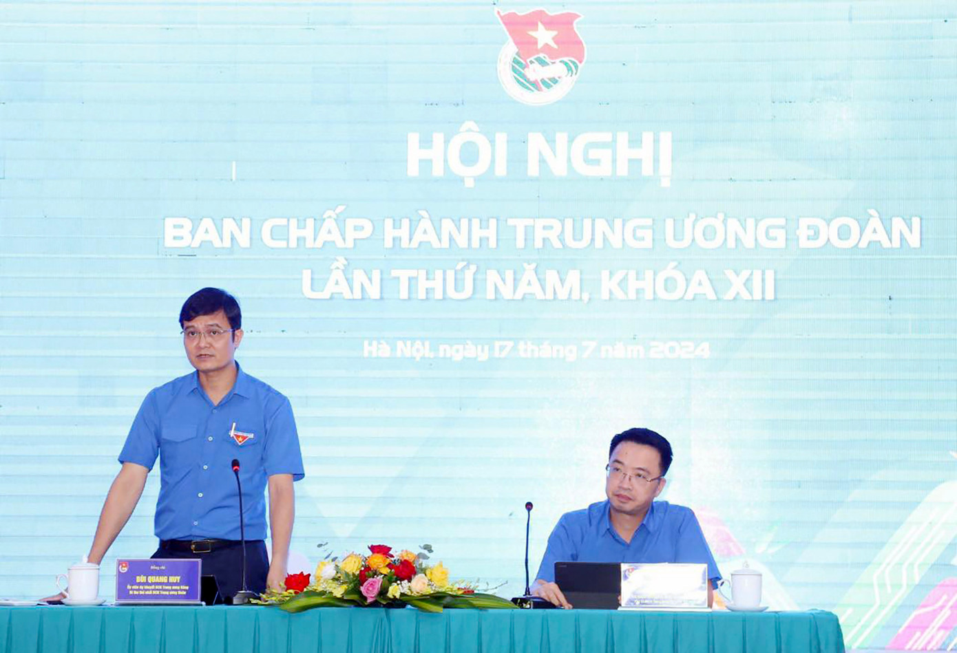 Anh Bùi Quang Huy - Ủy viên dự khuyết T.Ư Đảng, Bí thư thứ nhất T.Ư Đoàn; anh Nguyễn Tường Lâm - Bí thư T.Ư Đoàn, Phó Chủ tịch T.Ư Hội LHTN Việt Nam, Phó Chủ nhiệm thường trực Ủy ban Quốc gia về thanh niên Việt Nam chủ trì Hội nghị. Anh Bùi Quang Huy - Ủy viên dự khuyết T.Ư Đảng, Bí thư thứ nhất T.Ư Đoàn; anh Nguyễn Tường Lâm - Bí thư T.Ư Đoàn, Phó Chủ tịch T.Ư Hội LHTN Việt Nam, Phó Chủ nhiệm thường trực Ủy ban Quốc gia về thanh niên Việt Nam chủ trì Hội nghị.