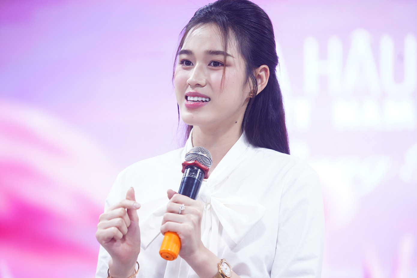 Hoa hậu Đỗ Thị Hà. Hoa hậu Đỗ Thị Hà.