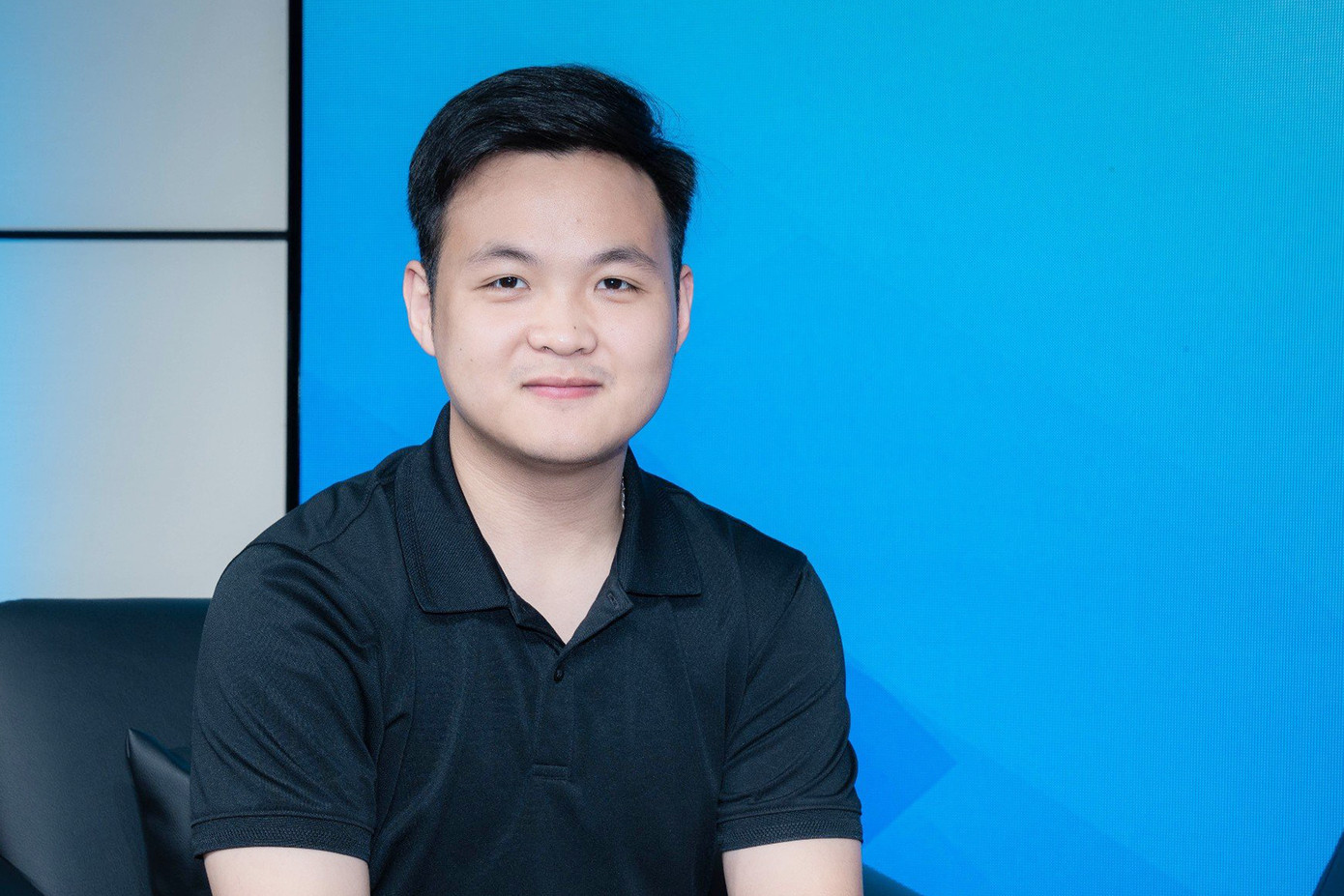 Bên cạnh đó, Hoa Hậu Lương Thùy Linh và 'Siêu trí tuệ' Hà Việt Hoàng cùng nhau chia sẻ những kinh nghiệm trước mỗi kỳ thi giúp các bạn ổn định tâm lý, kể những câu chuyện về các quan tâm của bố mẹ, thầy cô, đặc biệt là bạn bè trước kỳ thi, qua đó cho thấy, ngoài bản thân, vai trò cũng những người đồng hành cùng các sĩ tử cũng có vị trị quan trọng, quyết định một phần đến kết quả của kỳ thi tốt nghiệp THPT. Bên cạnh đó, Hoa Hậu Lương Thùy Linh và 'Siêu trí tuệ' Hà Việt Hoàng cùng nhau chia sẻ những kinh nghiệm trước mỗi kỳ thi giúp các bạn ổn định tâm lý, kể những câu chuyện về các quan tâm của bố mẹ, thầy cô, đặc biệt là bạn bè trước kỳ thi, qua đó cho thấy, ngoài bản thân, vai trò cũng những người đồng hành cùng các sĩ tử cũng có vị trị quan trọng, quyết định một phần đến kết quả của kỳ thi tốt nghiệp THPT.