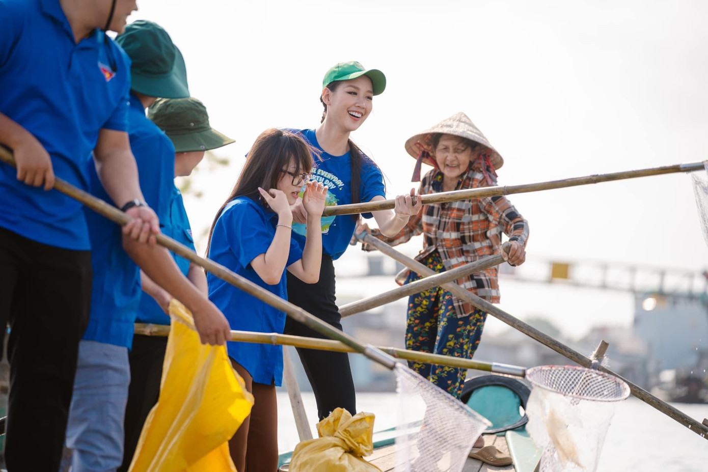 Nguyễn Nam Bảo Ngọc thường xuyên tham gia các hoạt động công tác xã hội và giành nhiều Giải thưởng của T.Ư Hội LHTN Việt Nam. Ảnh: NVCC Nguyễn Nam Bảo Ngọc thường xuyên tham gia các hoạt động công tác xã hội và giành nhiều Giải thưởng của T.Ư Hội LHTN Việt Nam. Ảnh: NVCC