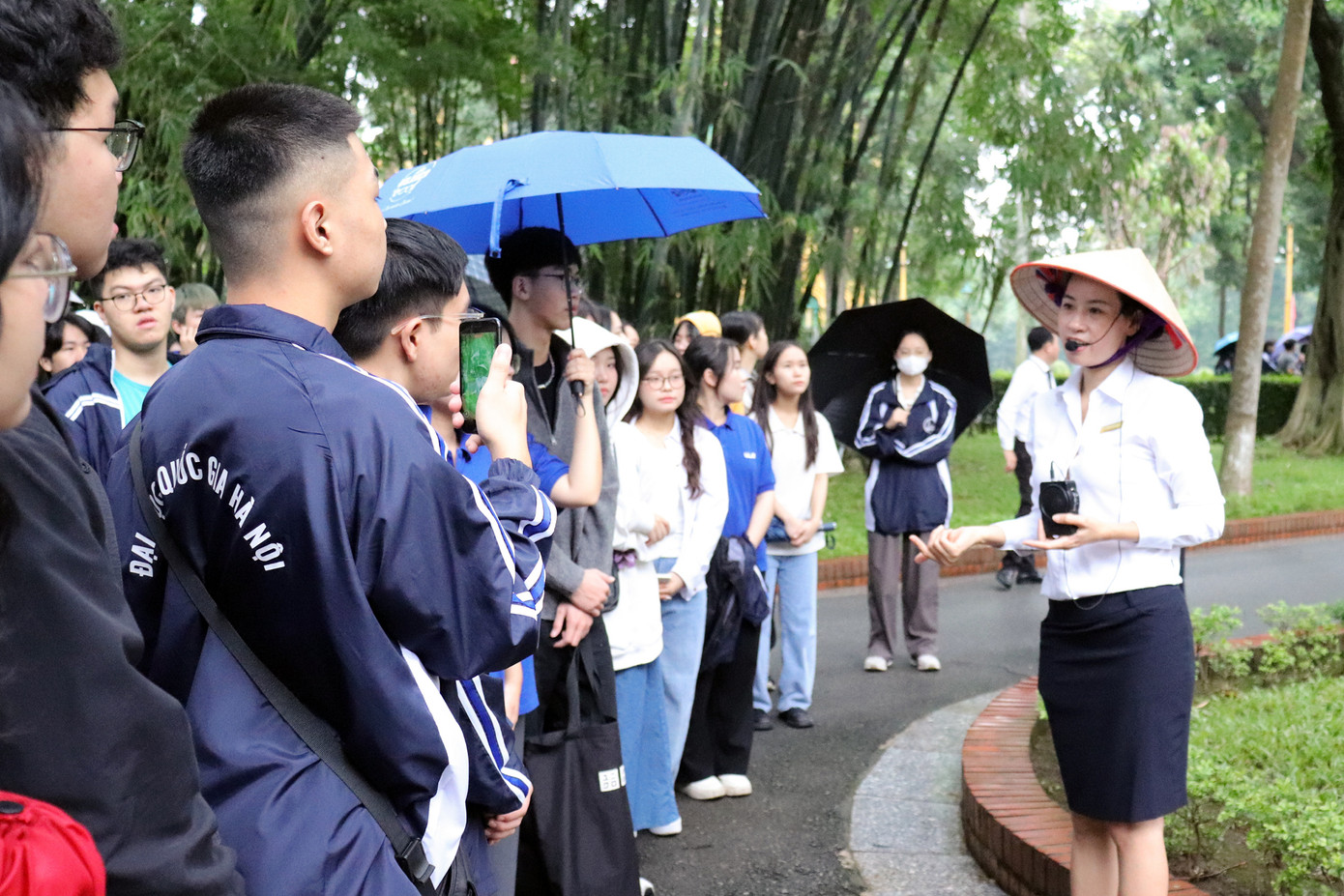 Sinh viên tìm hiểu sâu sắc về cuộc đời và sự nghiệp của Bác Hồ tại chương trình.