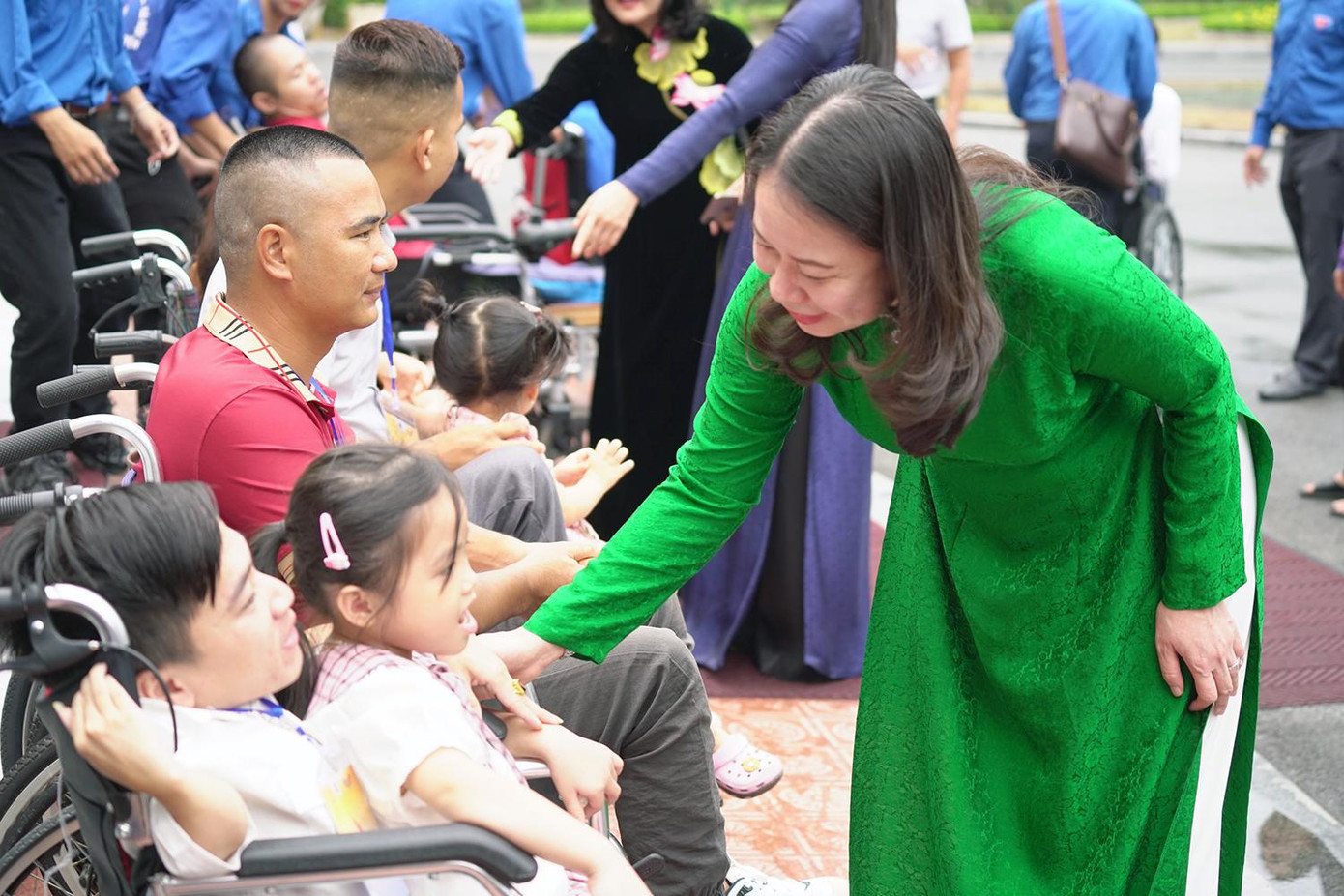 Phó Chủ tịch nước Võ Thị Ánh Xuân gặp mặt, động viên gương thanh niên khuyết tật tiêu biểu. Phó Chủ tịch nước Võ Thị Ánh Xuân gặp mặt, động viên gương thanh niên khuyết tật tiêu biểu.
