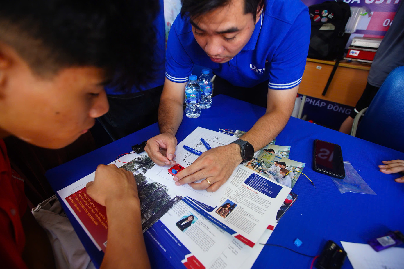 Không gian trải nghiệm cho học sinh THPT tại Ngày hội. Không gian trải nghiệm cho học sinh THPT tại Ngày hội.