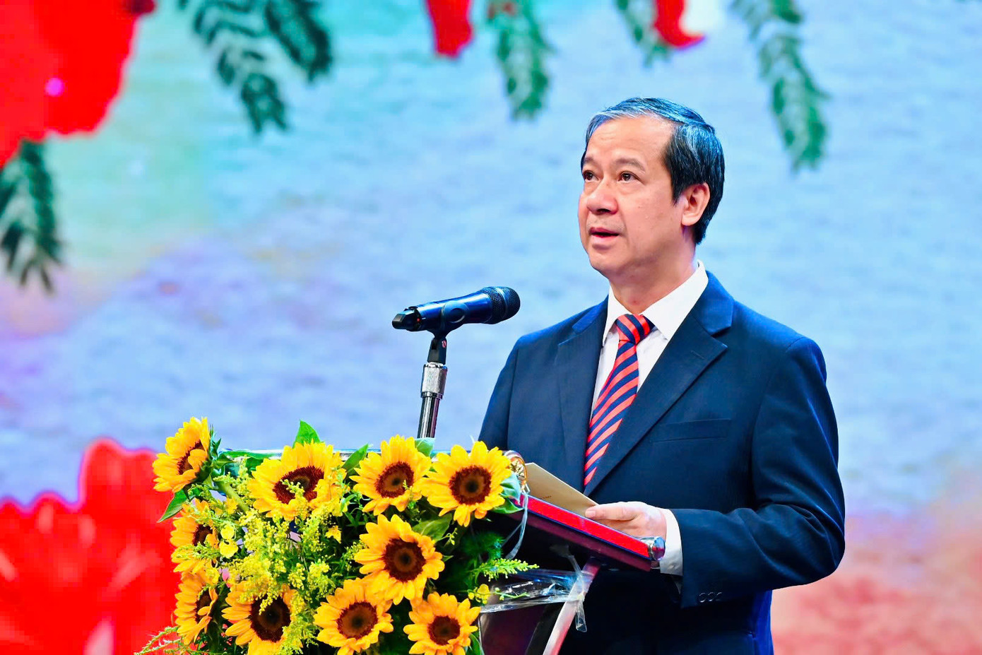 Bộ trưởng Bộ GD - ĐT Nguyễn Kim Sơn phát biểu tại chương trình. Ảnh: MOET/Trần Hiệp