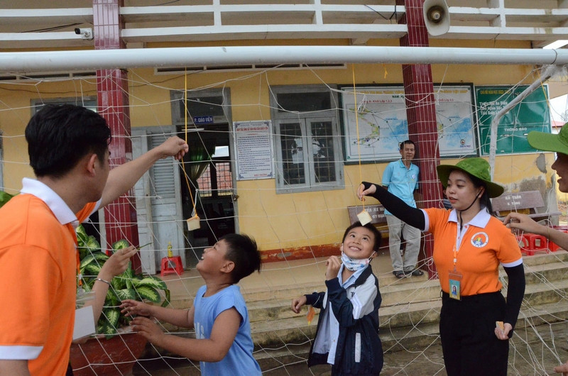 Các hoạt động nổi bật của các chiến sĩ tình nguyện 'Mùa Hè Xanh' trường ĐH Thủ Dầu Một.