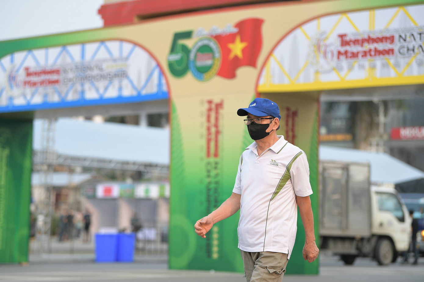 Nhiều người dân địa phương cũng hào hứng với sự kiện thể thao lớn này. Ông Nguyễn Thanh Đồng (65 tuổi, Đông Hà) cho biết: "Lần đầu tiên thành phố có một sự kiện thể thao quy mô thế này, chúng tôi rất vui. Tôi và bạn bè đã tranh thủ đi tập thể dục và đến đây để check-in, cổ vũ các vận động viên".