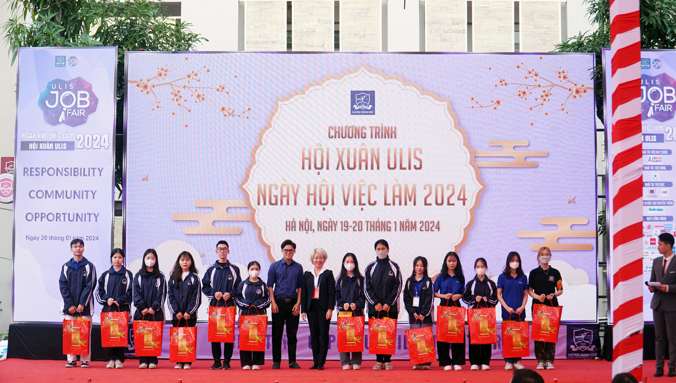 Các sự kiện chính trong chương trình bao gồm: Hoạt động kỷ niệm Ngày truyền thống Học sinh sinh viên, tặng vé xe về Tết cho 151 học sinh, sinh viên có hoàn cảnh khó khăn; tặng lì xì may mắn cho học sinh, sinh viên.