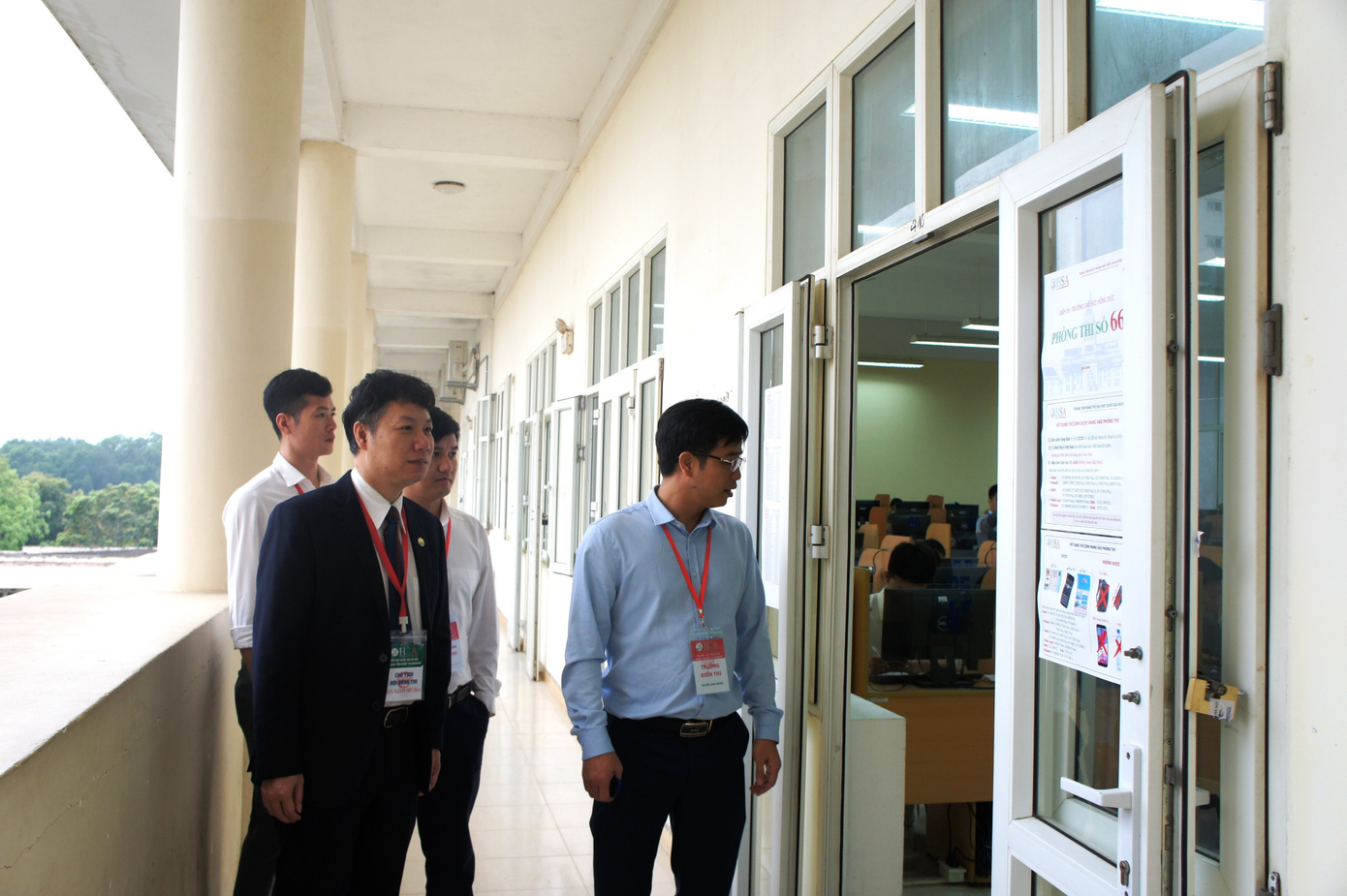 Hội đồng thi kiểm tra điểm thi tại địa điểm thi trường ĐH Công nghệ (ĐHQG Hà Nội), đợt thi HSA 303.