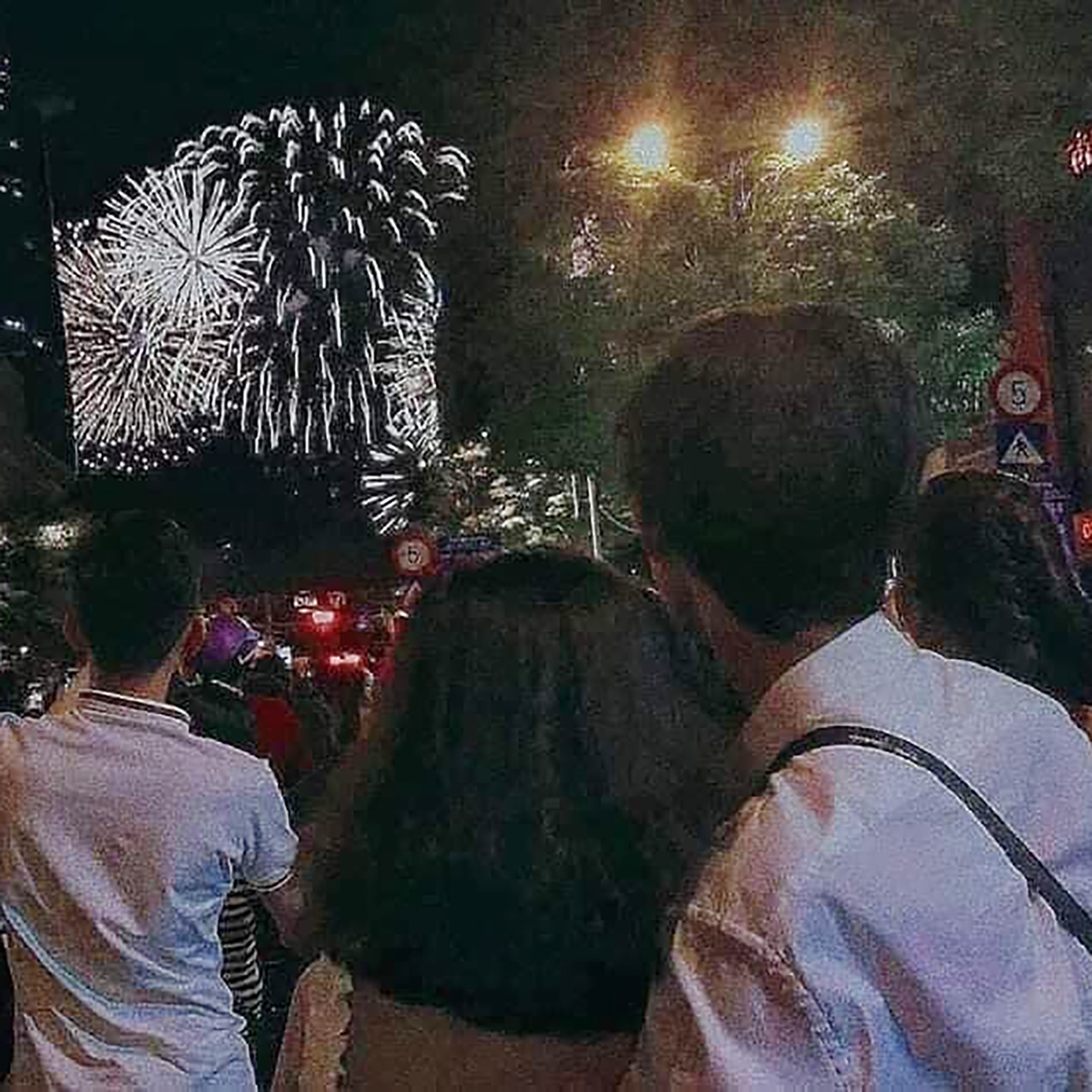 Nhiều lời chúc được dành tặng cho nhau nhân dịp Năm mới. Nhiều lời chúc được dành tặng cho nhau nhân dịp Năm mới.