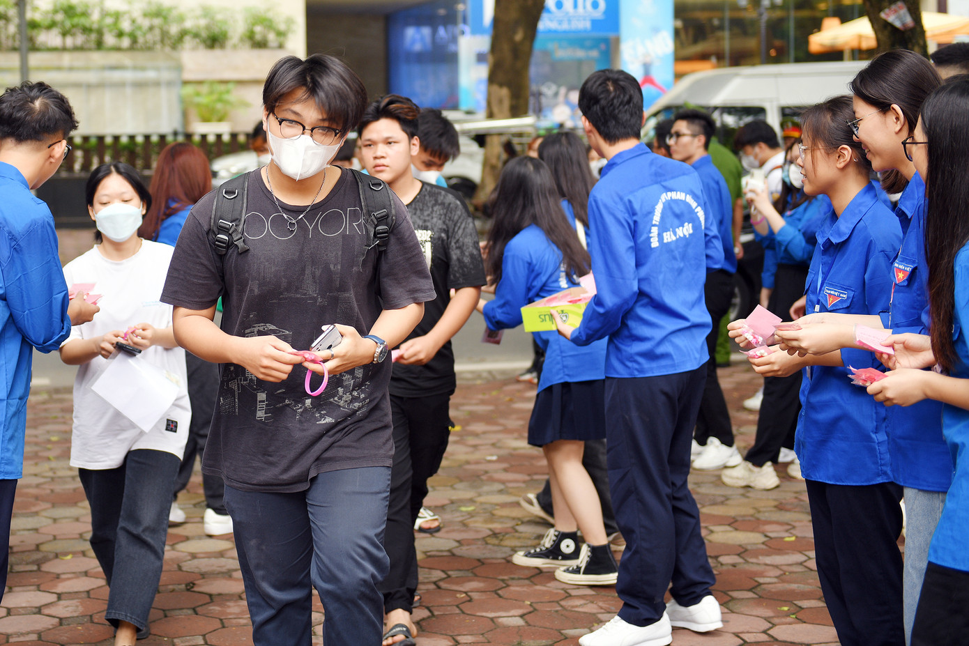 Kỳ thi Tốt nghiệp THPT năm 2023 được tổ chức thành công. Kỳ thi Tốt nghiệp THPT năm 2023 được tổ chức thành công.