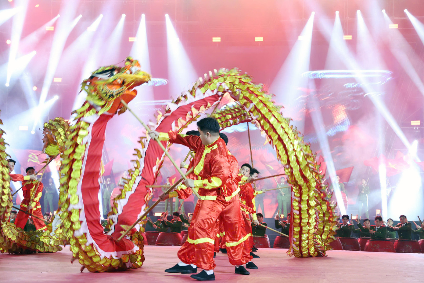 Lễ khai mạc để lại dấu ấn đậm nét về tinh thần đoàn kết quốc tế. Lễ khai mạc để lại dấu ấn đậm nét về tinh thần đoàn kết quốc tế.