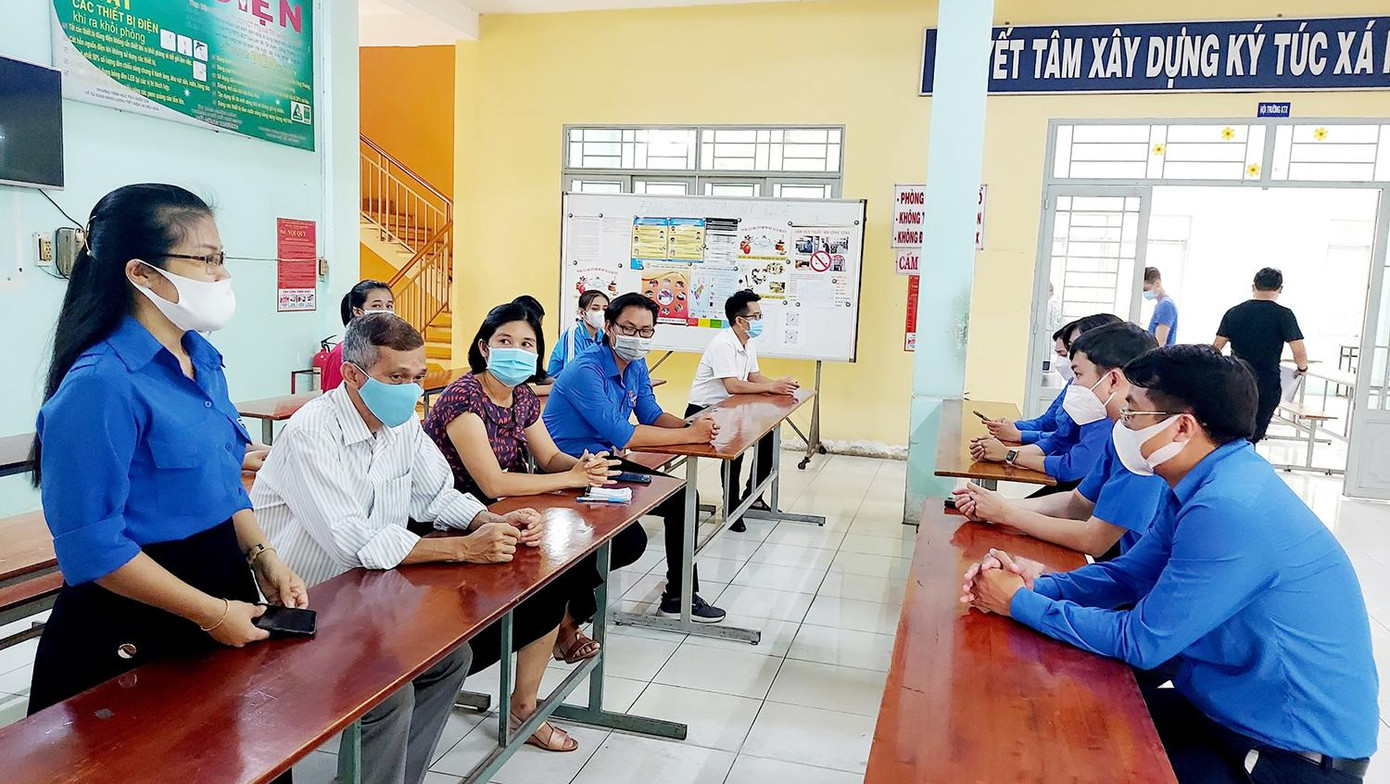 Lãnh đạo T.Ư Đoàn, T.Ư Hội Sinh viên Việt Nam làm việc với Ban Quản lý các khu ký túc xá và khu lưu trú sinh viên thực hiện tốt các quy định về phòng chống dịch bệnh COVID-19.