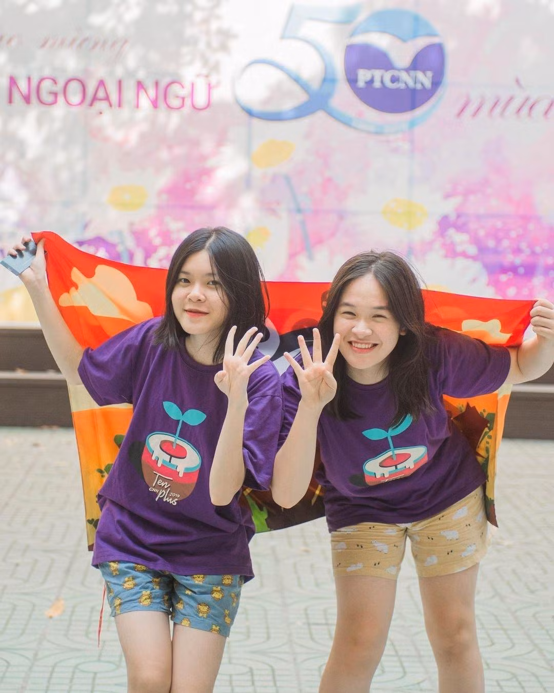 Thu Phương tích cực tham gia hoạt động ngoại khóa ở trường.