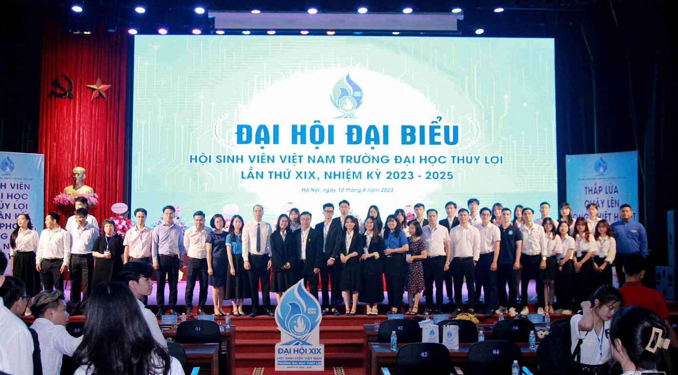 Ban Chấp hành Hội Sinh viên trường ĐH Thuỷ lợi ra mắt tại Đại hội. Ban Chấp hành Hội Sinh viên trường ĐH Thuỷ lợi ra mắt tại Đại hội.