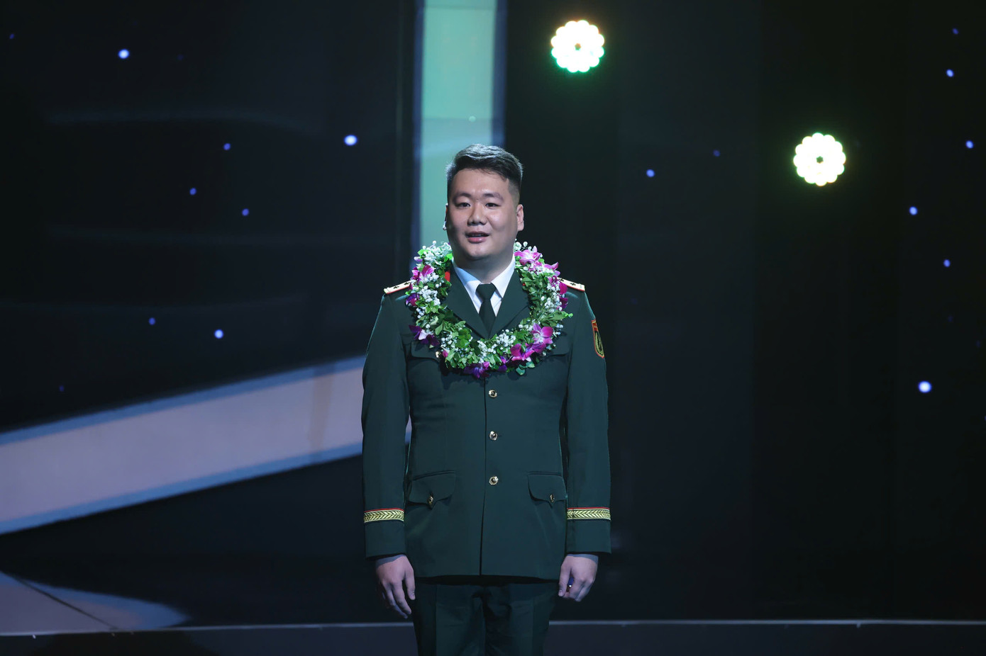 Hoàng Khắc Hiếu (Tập đoàn Công nghiệp - Viễn thông Quân đội Viettel). Hoàng Khắc Hiếu (Tập đoàn Công nghiệp - Viễn thông Quân đội Viettel).