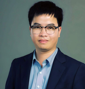 TS Phạm Huy Hiệu - Giảng viên Viện Kỹ thuật và Khoa học Máy tính, Phó Giám đốc Trung tâm Nghiên cứu Sức khoẻ Thông minh VinUni-Illinois (trường ĐH VinUni) nghiên cứu “Hệ thống VAIPE theo dõi và hỗ trợ chăm sóc sức khoẻ thông minh cho người Việt”. Đây là một giải pháp y tế thông minh, tích hợp những công nghệ tiên tiến trong lĩnh vực trí tuệ nhân tạo và phân tích dữ liệu. Giải pháp này cho phép thu thập, quản lý, phân tích dữ liệu sức khỏe cá nhân giúp dõi tình trạng sức khỏe và hỗ trợ chẩn đoán sớm các bệnh lý từ đó nâng cao sức khỏe cộng đồng.