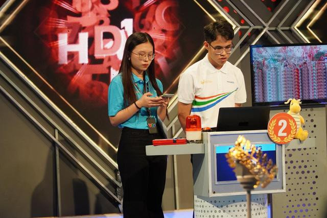 Đình Tùng tại trận Chung kết Cuộc thi 'Đường lên đỉnh Olympia' 2022.