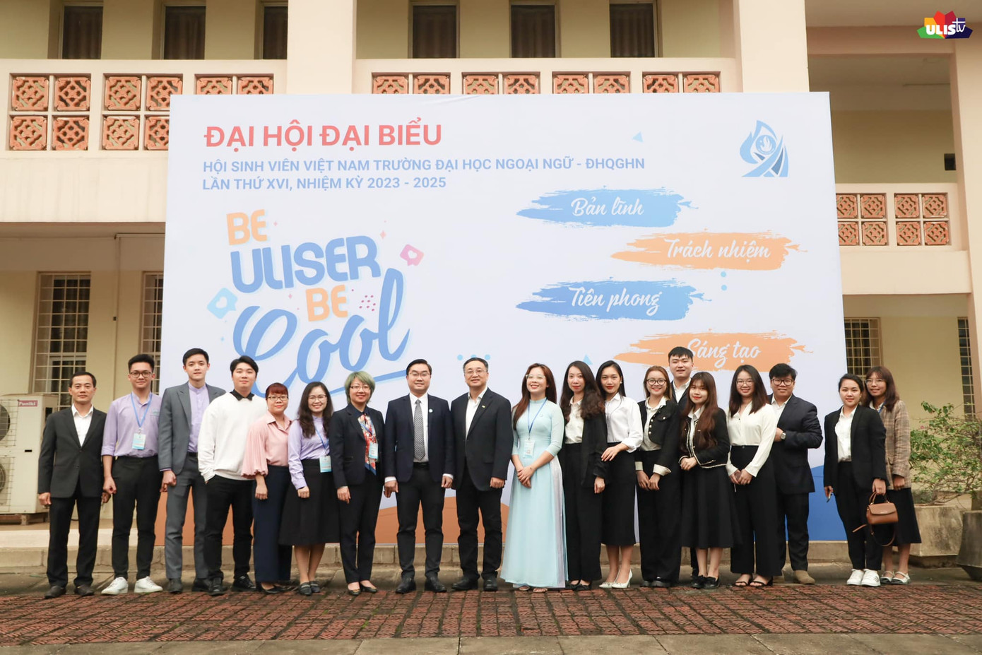 Đại hội Hội Sinh viên trường ĐH Ngoại ngữ (ĐHQG Hà Nội) đã hiệp thương bầu BCH Hội Sinh viên trường khóa XVI gồm 21 anh, chị. Đại hội Hội Sinh viên trường ĐH Ngoại ngữ (ĐHQG Hà Nội) đã hiệp thương bầu BCH Hội Sinh viên trường khóa XVI gồm 21 anh, chị.