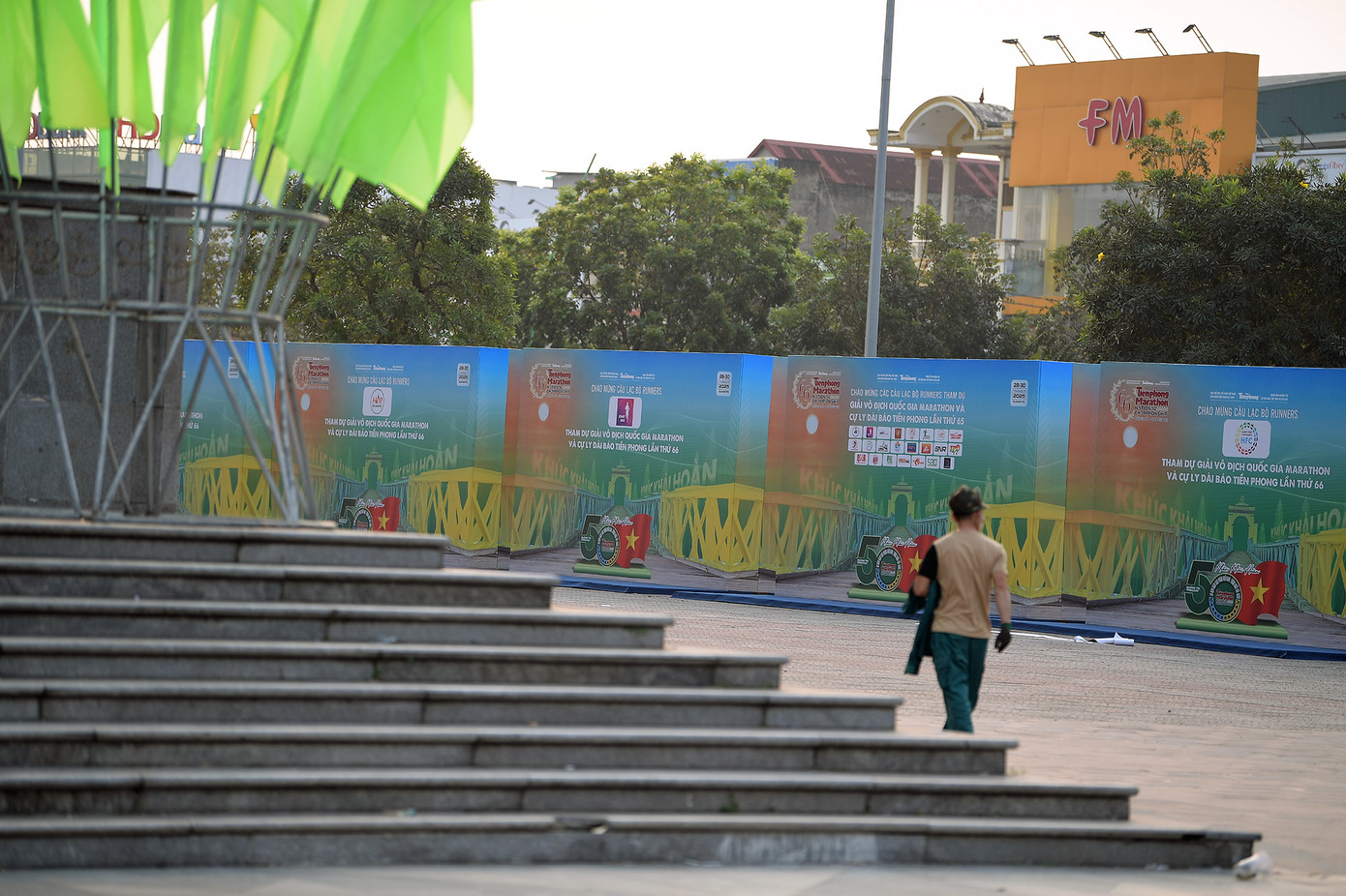 Công tác thi công các hạng mục phục vụ giải đấu dần được hoàn tất.