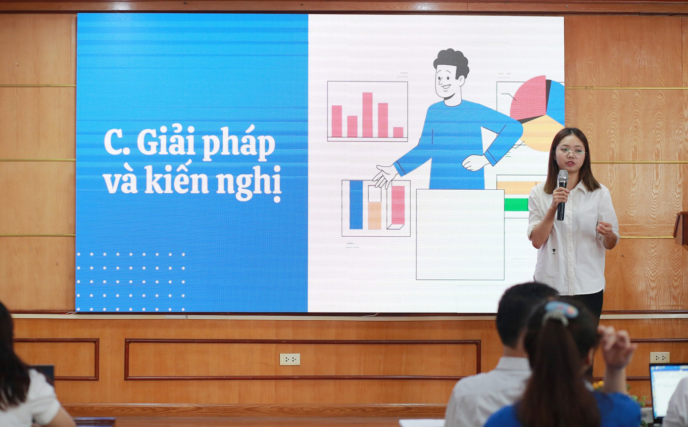 Các Nhà khoa học trẻ trình bày đề tài tại Hội nghị.