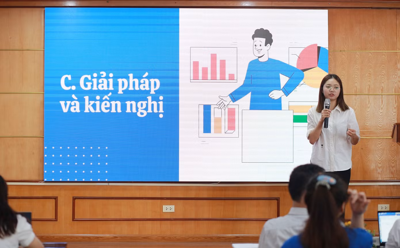 Các Nhà khoa học trẻ trình bày đề tài tại Hội nghị.