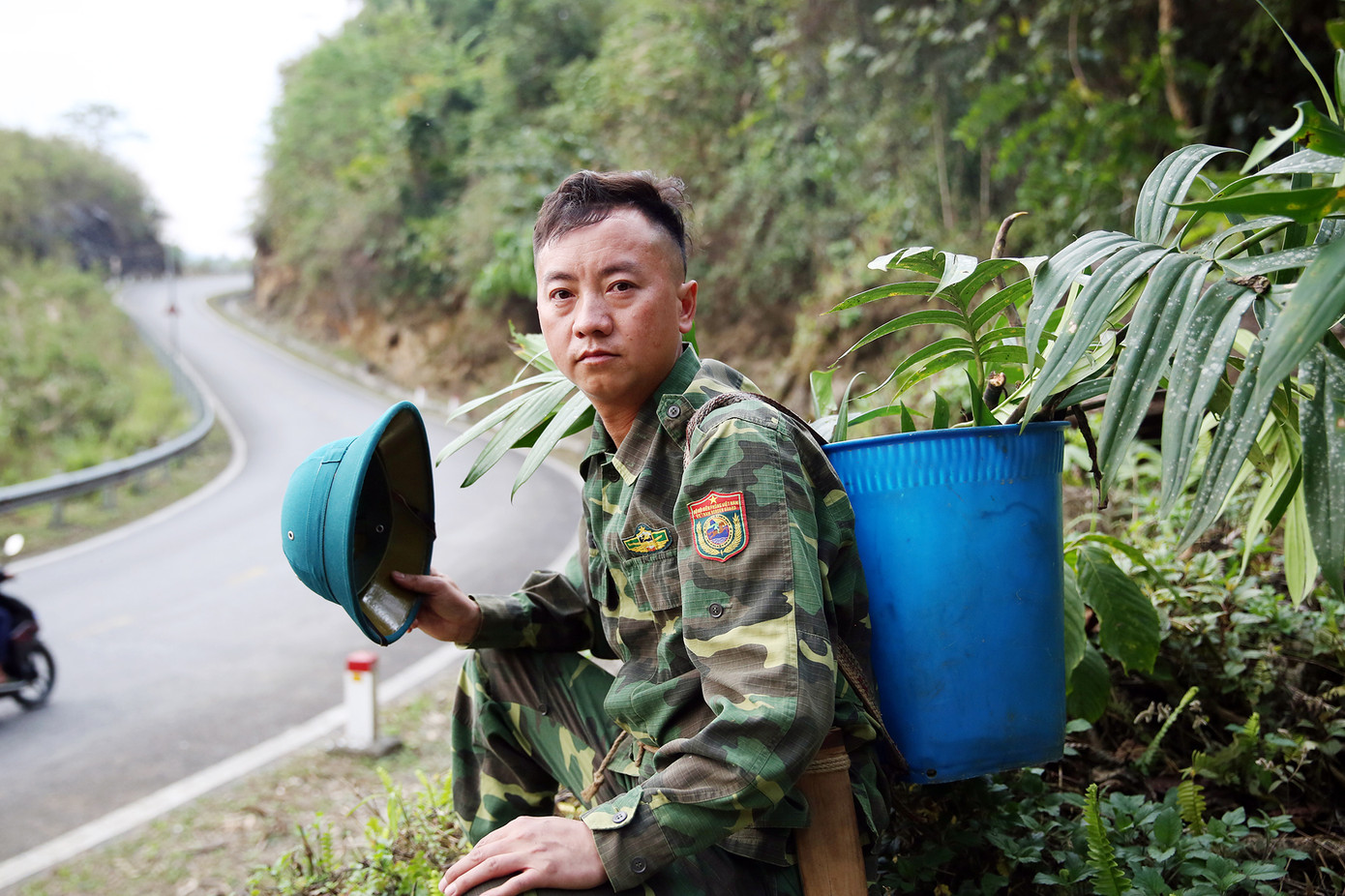Chân dung thầy thuốc trẻ người Mông - Cứ A Súa. Ảnh: DƯƠNG TRIỀU Chân dung thầy thuốc trẻ người Mông - Cứ A Súa. Ảnh: DƯƠNG TRIỀU
