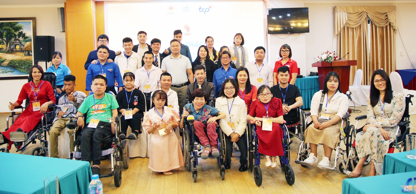 35 đại biểu thanh niên khuyết tật tham gia chương trình 'Tỏa sáng Nghị lực Việt' năm 2023.