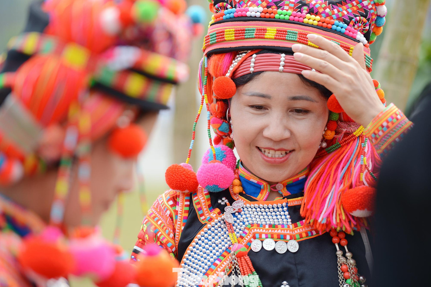 Thiếu nữ dân tộc Dao trong trang phục truyền thống... Thiếu nữ dân tộc Dao trong trang phục truyền thống...