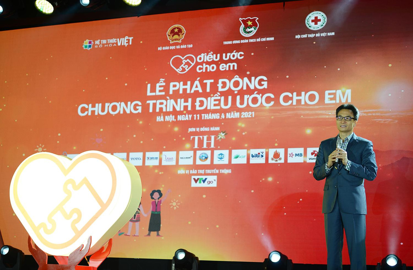 Phó Thủ tướng Vũ Đức Đam phát biểu tại Lễ phát động chương trình. Phó Thủ tướng Vũ Đức Đam phát biểu tại Lễ phát động chương trình.