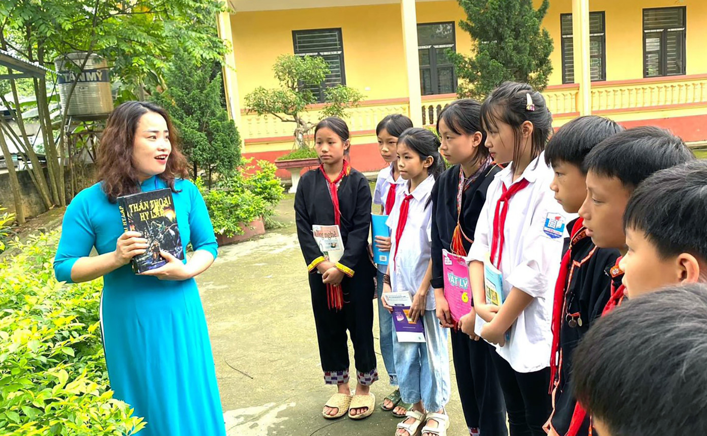 Cô Trần Thị Thùy Liên, giáo viên trường TH và THCS Viễn Sơn (huyện Văn Yên, tỉnh Yên Bái). Ảnh: NVCC