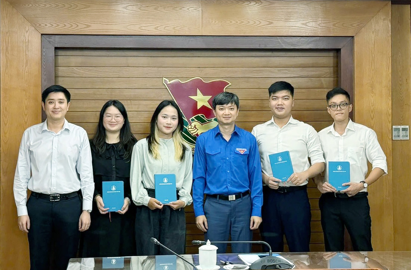 Tăng cường kết nối, phát triển toàn diện Hội Sinh viên Việt Nam tại Singapore. Tăng cường kết nối, phát triển toàn diện Hội Sinh viên Việt Nam tại Singapore.