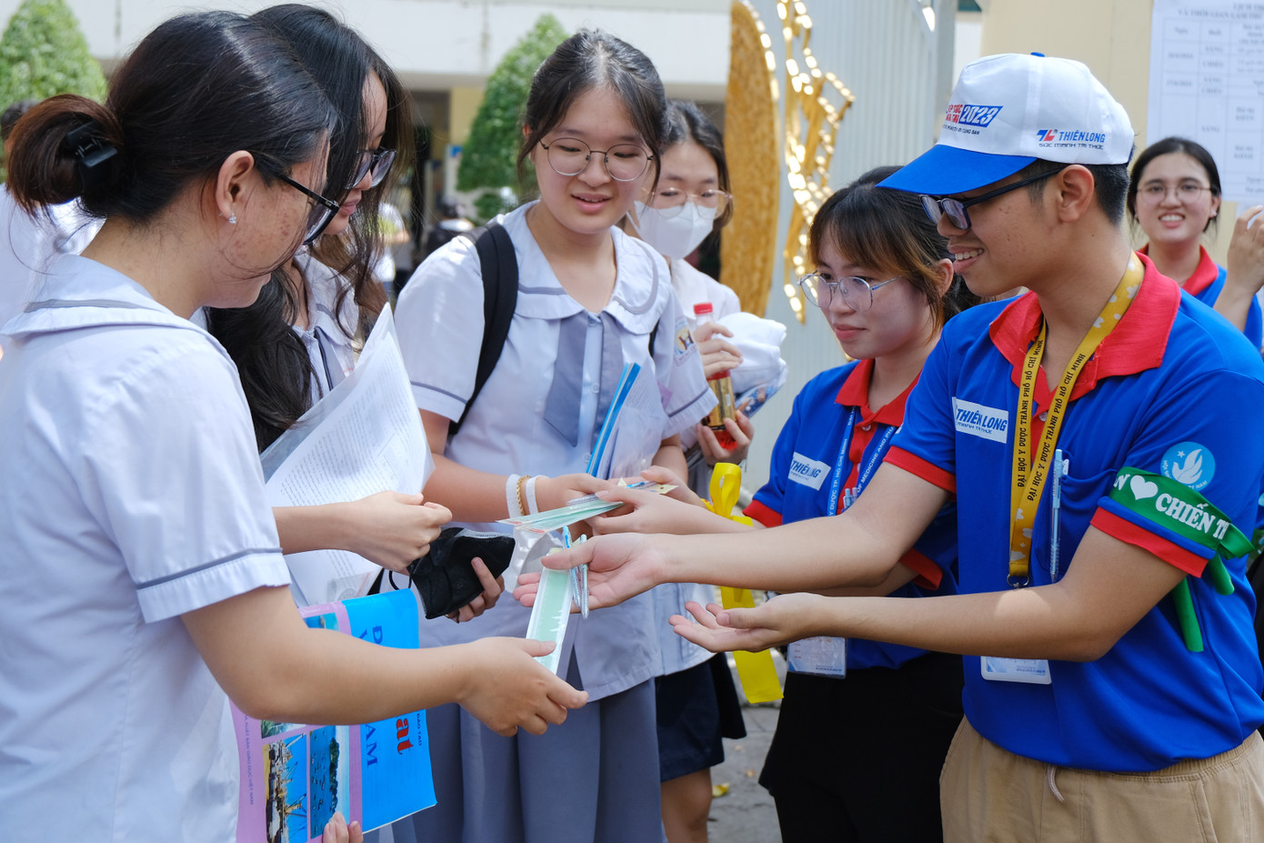 Năm 2025 đánh dấu bước chuyển mình quan trọng của chương trình ‘Tiếp sức mùa thi’ – hoạt động truyền thống do T.Ư Hội Sinh viên Việt Nam phối hợp tổ chức – khi lần đầu tiên được triển khai gắn với việc đưa Nghị quyết số 57-NQ/TW của Bộ Chính trị vào cuộc sống.