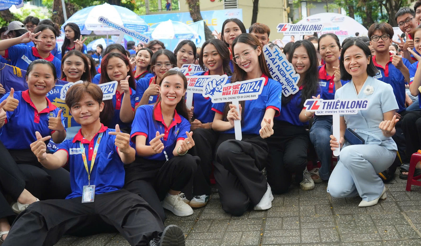 Năm 2025 đánh dấu bước chuyển mình quan trọng của chương trình ‘Tiếp sức mùa thi’ – hoạt động truyền thống do T.Ư Hội Sinh viên Việt Nam phối hợp tổ chức – khi lần đầu tiên được triển khai gắn với việc đưa Nghị quyết số 57-NQ/TW của Bộ Chính trị vào cuộc sống.