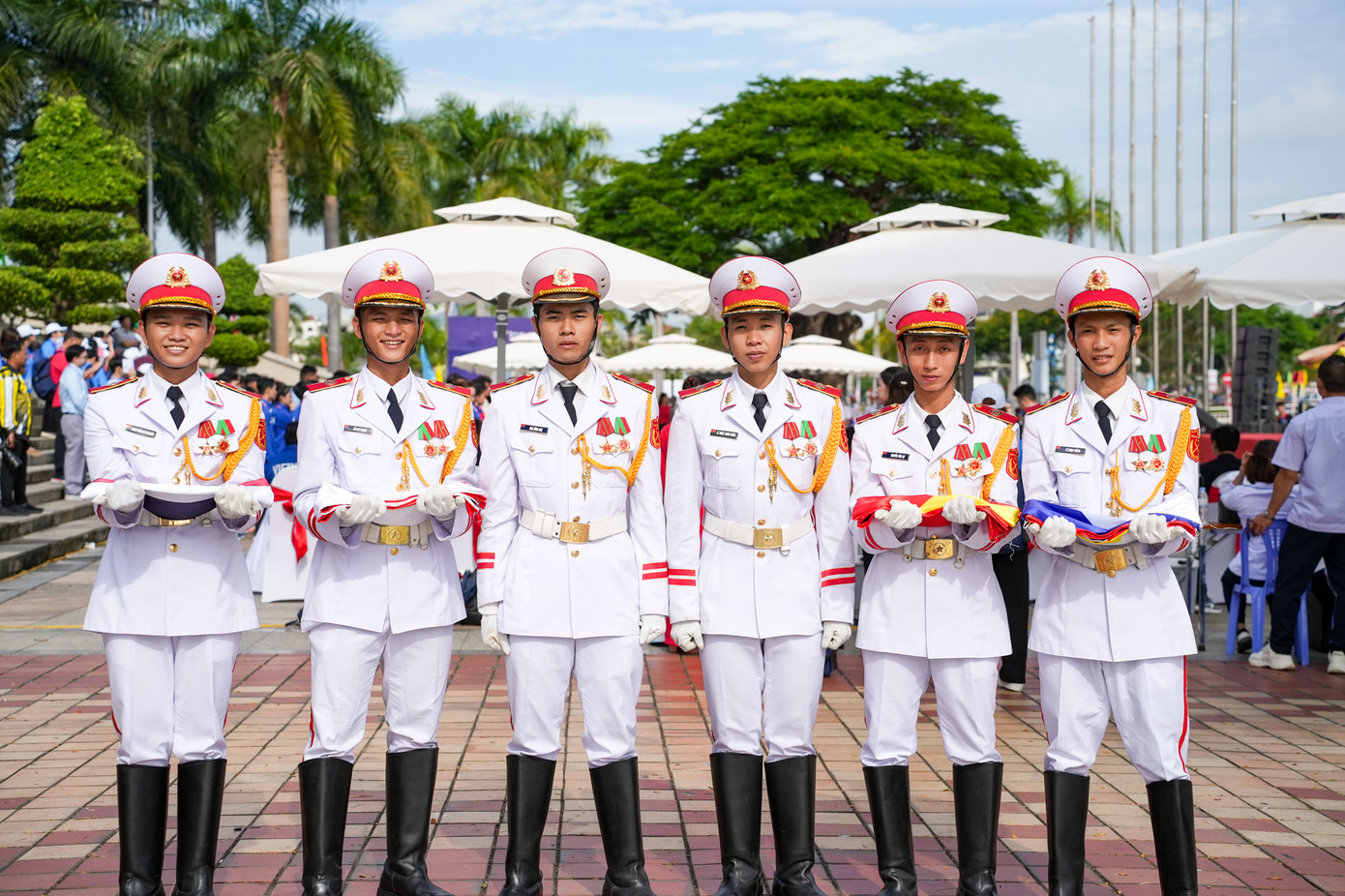 Đại hội Thể thao Học sinh Đông Nam Á lần thứ 13, với chủ đề chính là “Kết nối cùng tỏa sáng” diễn ra tại TP. Đà Nẵng. Đại hội quy tụ hơn 1.300 vận động viên là học sinh, huấn luyện viên từ 10 quốc gia trong khu vực: Brunei, Campuchia, Indonesia, Lào, Malaysia, Myanmar, Philippines, Singapore, Thái Lan và chủ nhà Việt Nam.