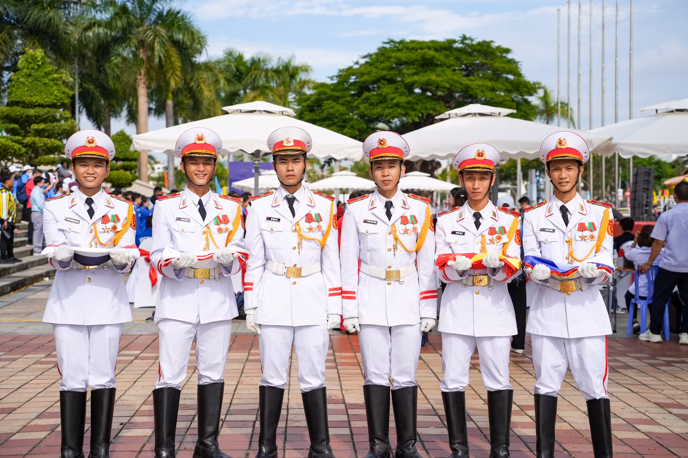 Đại hội Thể thao Học sinh Đông Nam Á lần thứ 13, với chủ đề chính là “Kết nối cùng tỏa sáng” diễn ra tại TP. Đà Nẵng. Đại hội quy tụ hơn 1.300 vận động viên là học sinh, huấn luyện viên từ 10 quốc gia trong khu vực: Brunei, Campuchia, Indonesia, Lào, Malaysia, Myanmar, Philippines, Singapore, Thái Lan và chủ nhà Việt Nam.